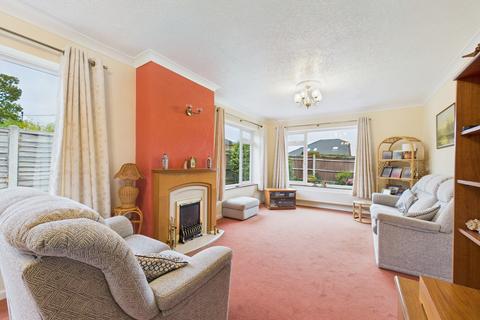5 bedroom detached bungalow for sale, Fairlawn Road, Tadley, RG26
