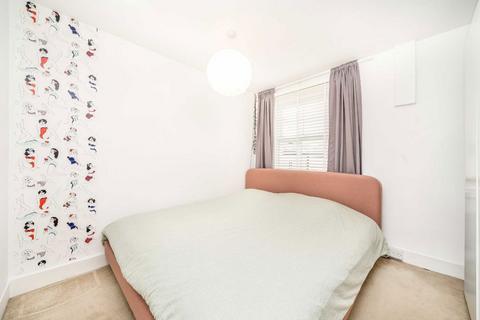 undefined, Station Road, Hampton TW12