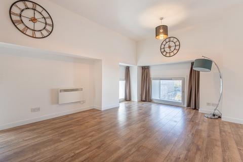 3 bedroom apartment to rent, Fraser House, Market Street