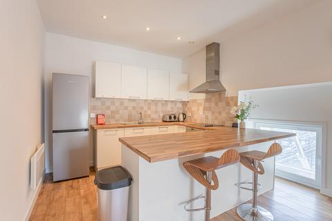 3 bedroom apartment to rent, Fraser House, Market Street