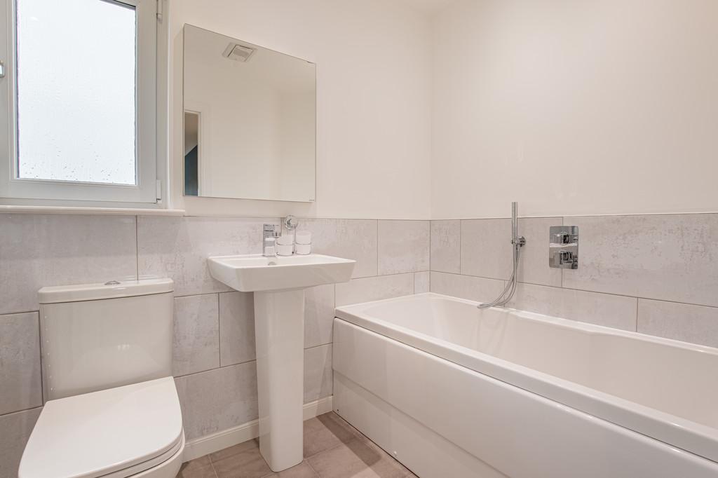 Up Stair Bathroom Angle1