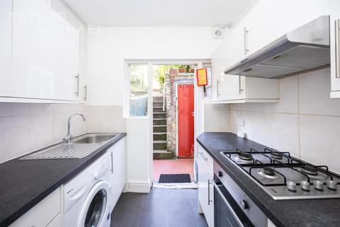 4 bedroom terraced house to rent, Riley Road, Brighton