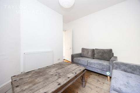 4 bedroom terraced house to rent, Riley Road, Brighton