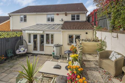 3 bedroom semi-detached house for sale, Avery Hill, Kingsteignton, TQ12 3LA