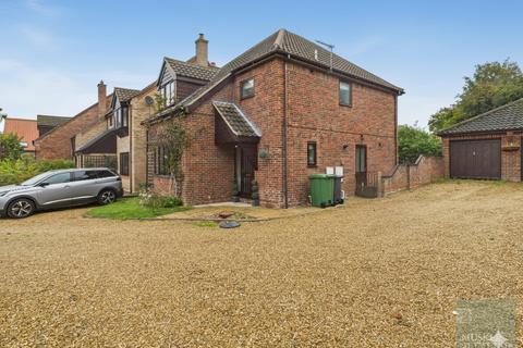 3 bedroom detached house for sale, Old Market Green, Loddon