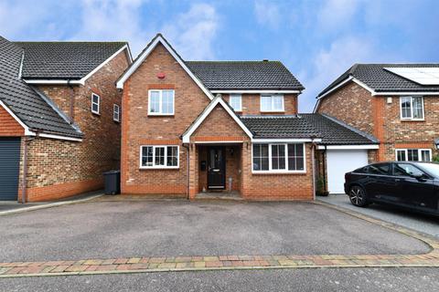 5 bedroom detached house for sale, Windermere Close, Stevenage
