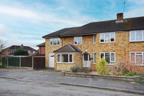 4 bedroom semi-detached house to rent, Pelham Crescent, Churchdown