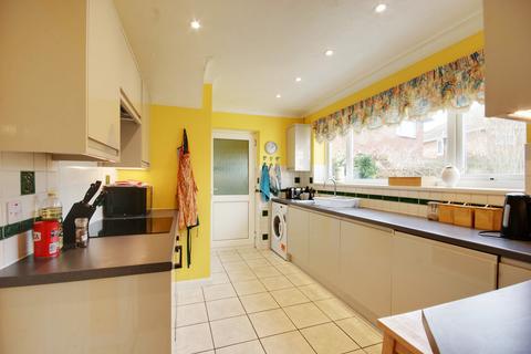 4 bedroom semi-detached house to rent, Pelham Crescent, Churchdown