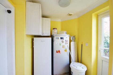 4 bedroom semi-detached house to rent, Pelham Crescent, Churchdown
