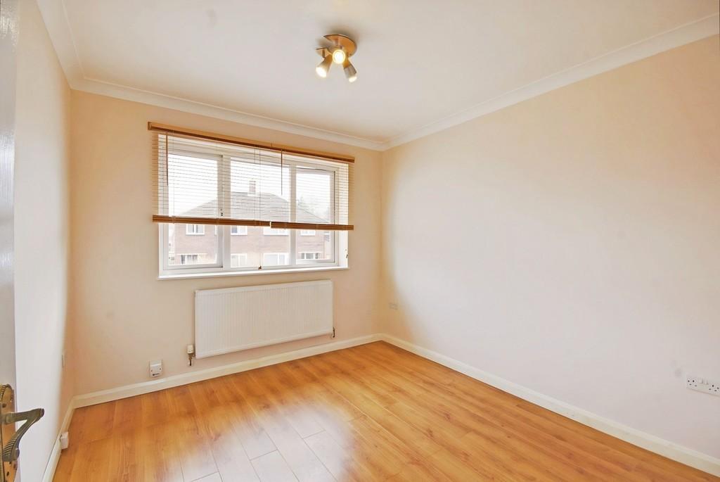 50fd0b57-bedroom
