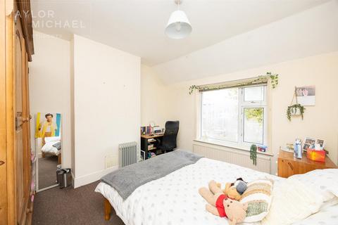 4 bedroom terraced house to rent, Coombe Road, Brighton