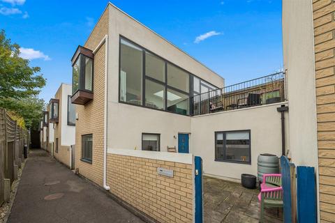 2 bedroom terraced house for sale, Walnut Tree Close, Guildford