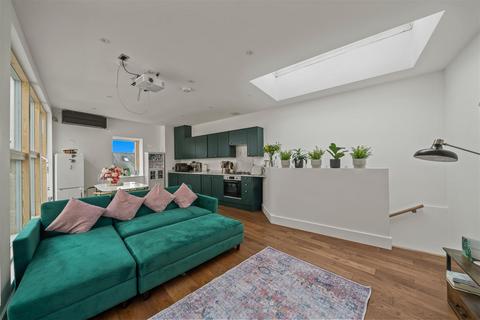 2 bedroom terraced house for sale, Walnut Tree Close, Guildford