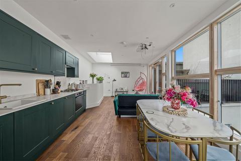 2 bedroom terraced house for sale, Walnut Tree Close, Guildford