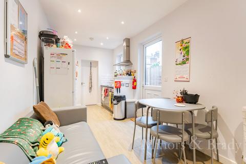 5 bedroom terraced house to rent, Neville Street, Norwich