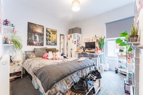 5 bedroom terraced house to rent, Neville Street, Norwich