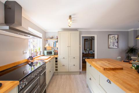 2 bedroom detached house for sale, Chestnut Road, Mollington, OX17