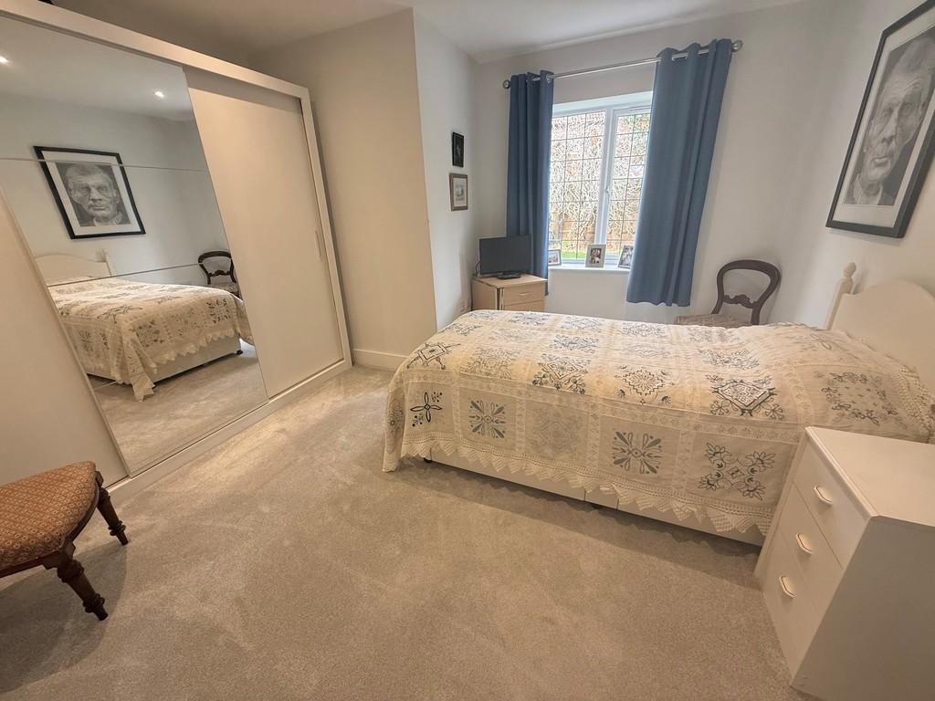 2 Harwood Apartments Bed2