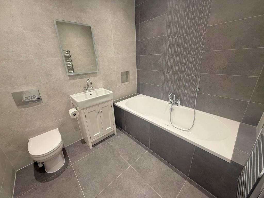 2 Harwood Apartments Bath