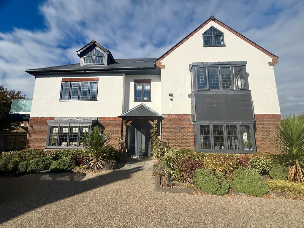 2 Harwood Apartments Front2