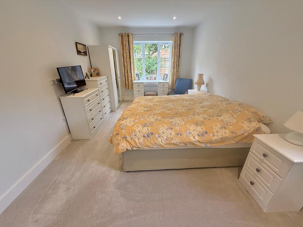 2 Harwood Apartments Bed1 2