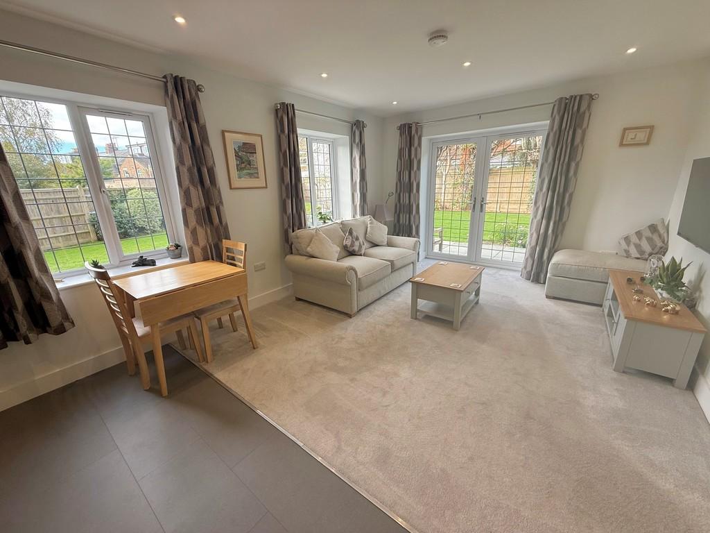 2 Harwood Apartments Lounge1