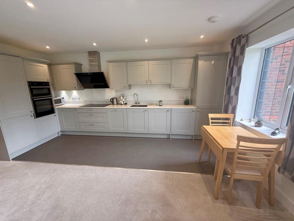 2 Harwood Apartments Kitchen1