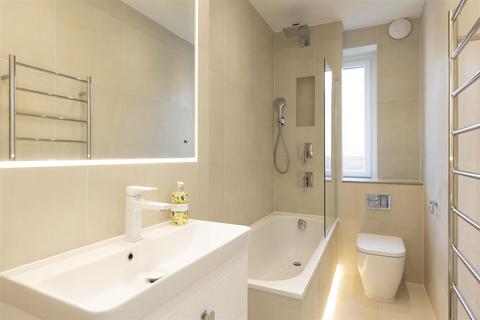 1 bedroom apartment for sale, Old Church Street, Chelsea, SW3.