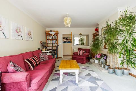 undefined, Levylsdene, Guildford, Surrey, GU1