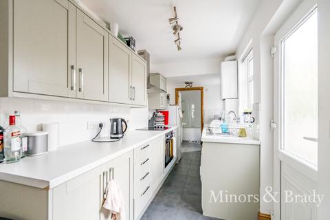 4 bedroom terraced house to rent, Swansea Road, Norwich