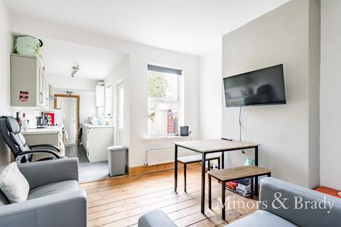 4 bedroom terraced house to rent, Swansea Road, Norwich