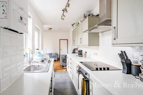 4 bedroom terraced house to rent, Swansea Road, Norwich