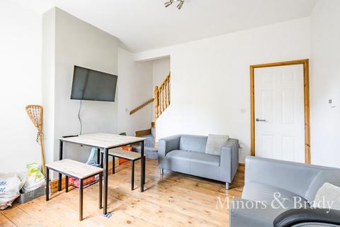 4 bedroom terraced house to rent, Swansea Road, Norwich