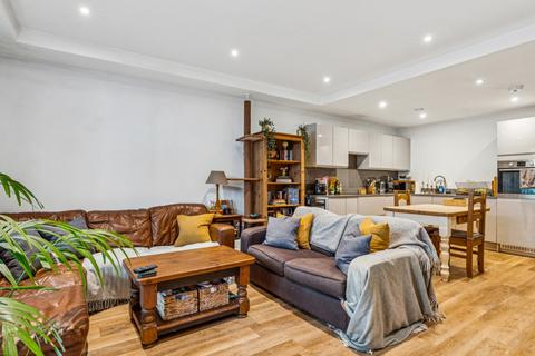 2 bedroom apartment for sale, Knaresborough Drive, London, SW18