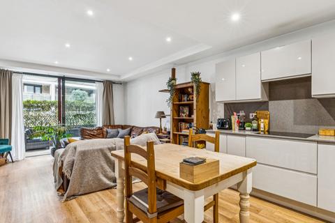 2 bedroom apartment for sale, Knaresborough Drive, London, SW18