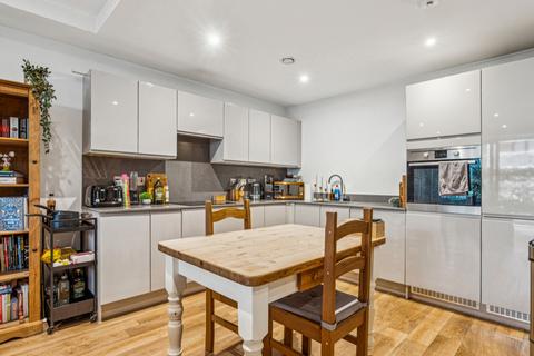 2 bedroom apartment for sale, Knaresborough Drive, London, SW18