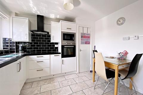 2 bedroom apartment to rent, Albion Street, Kenilworth