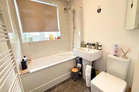 2 bedroom maisonette for sale, Oakdene Road, Orpington, Kent, BR5