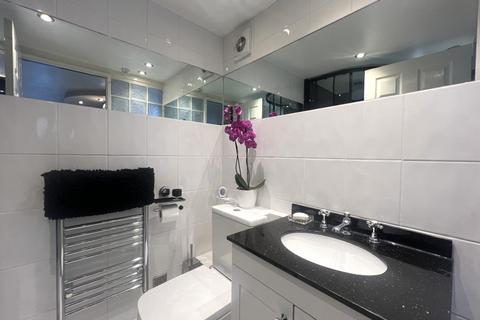 Studio to rent, The Maltings, Staines TW18