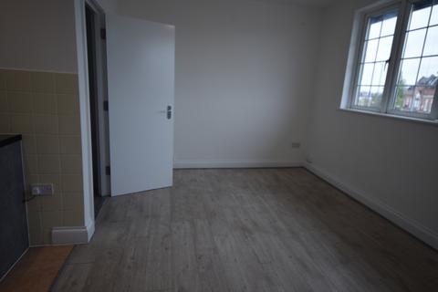 3 bedroom flat to rent, Neasden Lane North, London NW10