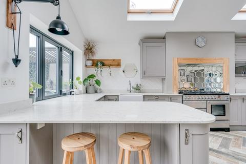 5 bedroom semi-detached house for sale, Old Forge Close, Watford WD25