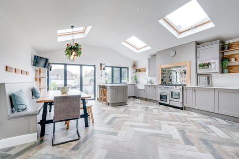 5 bedroom semi-detached house for sale, Old Forge Close, Watford WD25