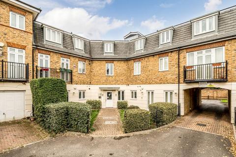 undefined, Elizabeth Gardens, Old Isleworth TW7