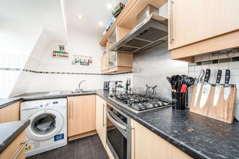 undefined, Elizabeth Gardens, Old Isleworth TW7