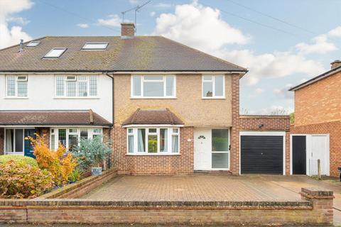 3 bedroom detached house to rent, York Gardens, Walton-On-Thames KT12