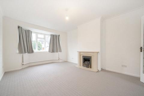 3 bedroom detached house to rent, York Gardens, Walton-On-Thames KT12