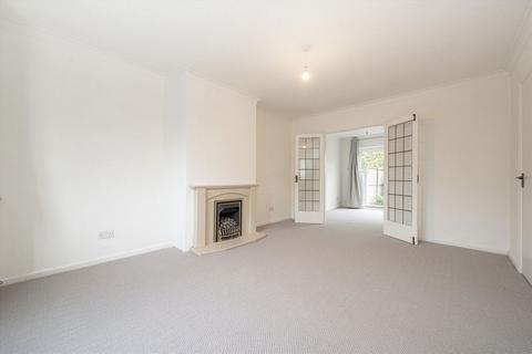 3 bedroom detached house to rent, York Gardens, Walton-On-Thames KT12