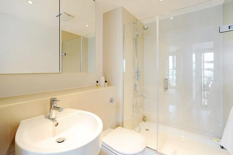 2 bedroom flat to rent, Lombard Road, London, SW11