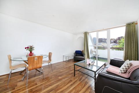 2 bedroom maisonette for sale, Sunbury Lane, London