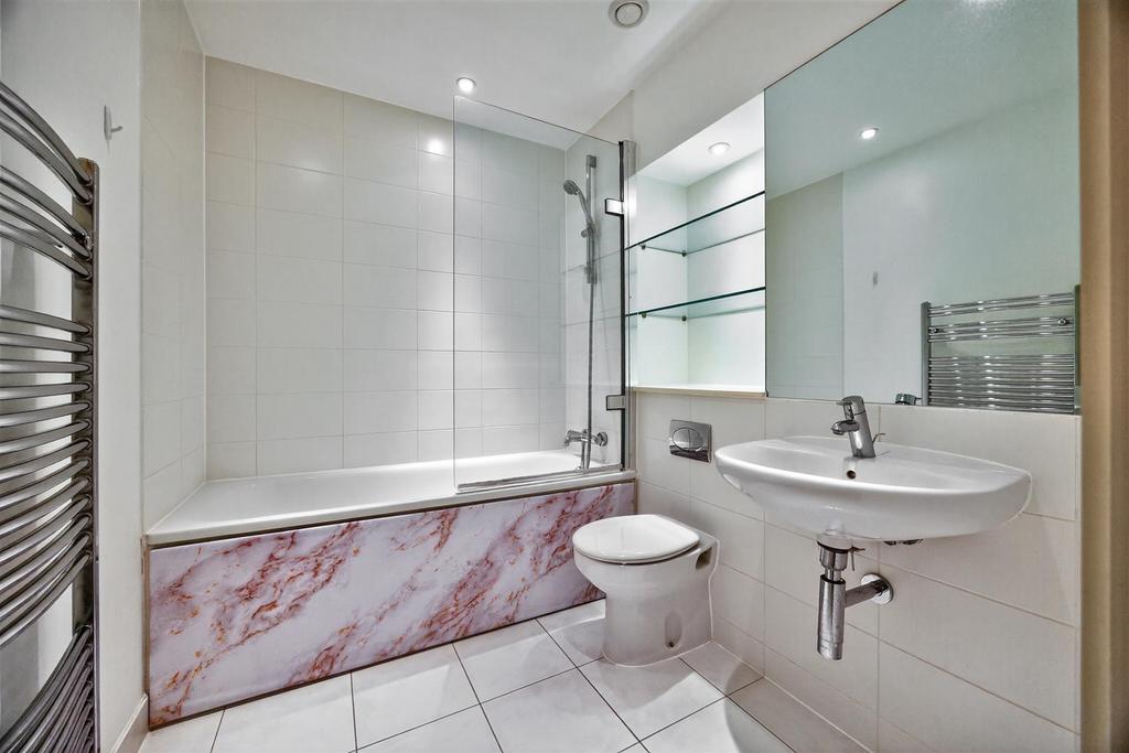 4.Bathroom.jpg